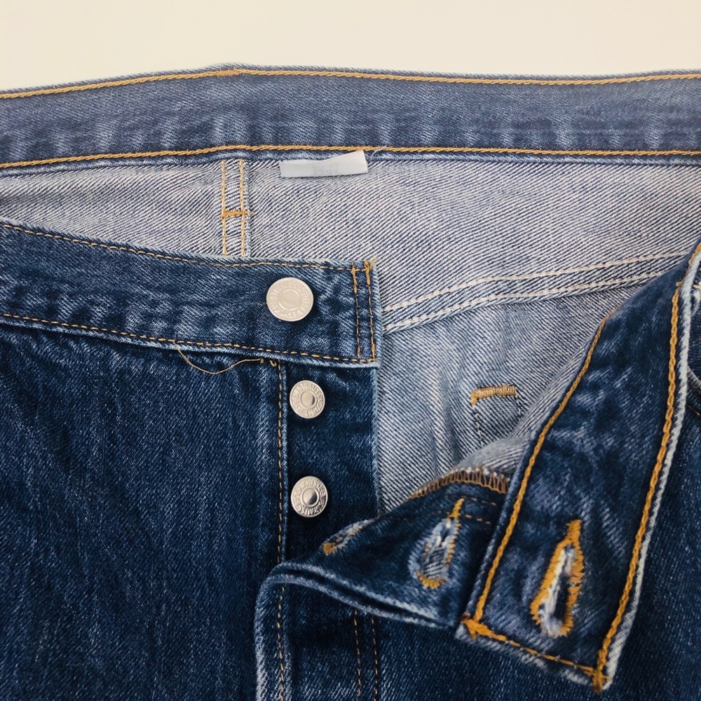 [Levi’s] Men's Med Wash 501 Straight Leg Jeans - Picture 5 of 8
